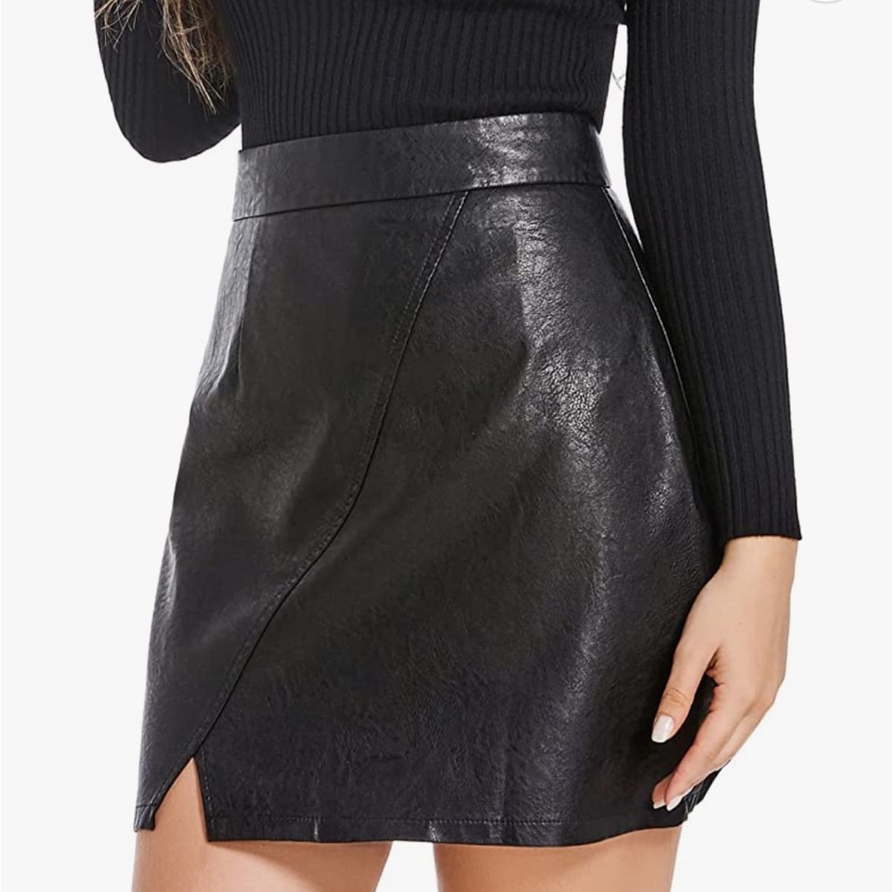 Faux leather mini skirt